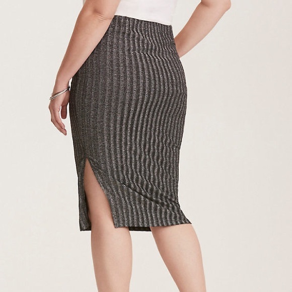 Torrid Glitter Ribbed Knit Pencil Skirt EUC - Picture 3 of 9